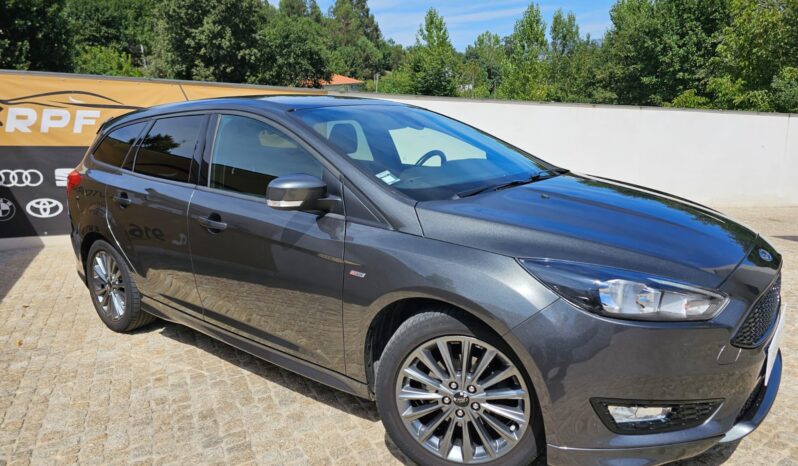Ford Focus St Line completo