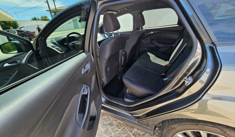 Ford Focus St Line completo