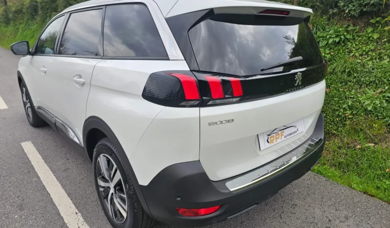Peugeot 5008 completo